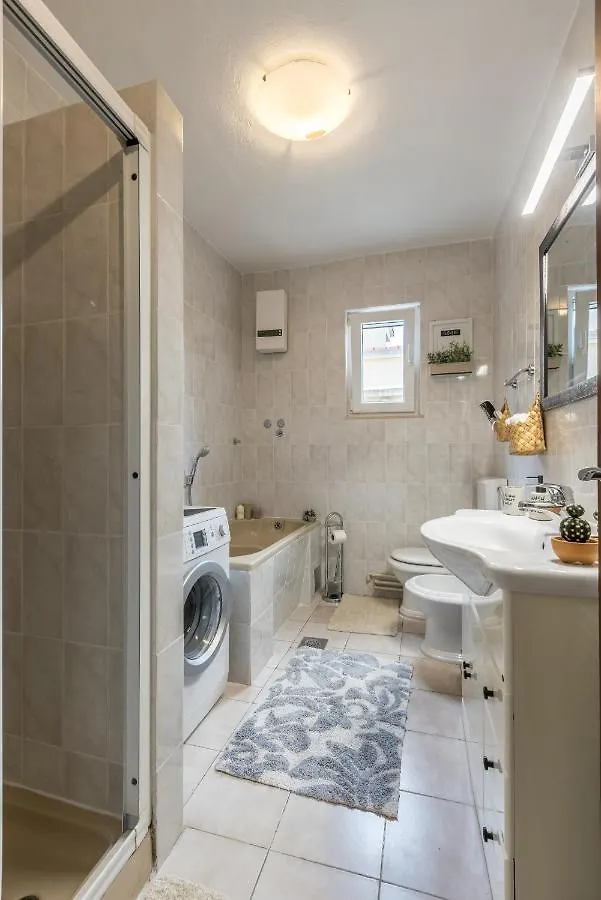 Citrus Accommodation Kastela Croatia