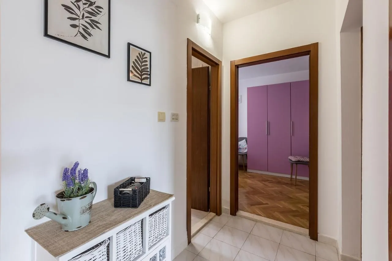 Citrus Accommodation Kastela Apartment