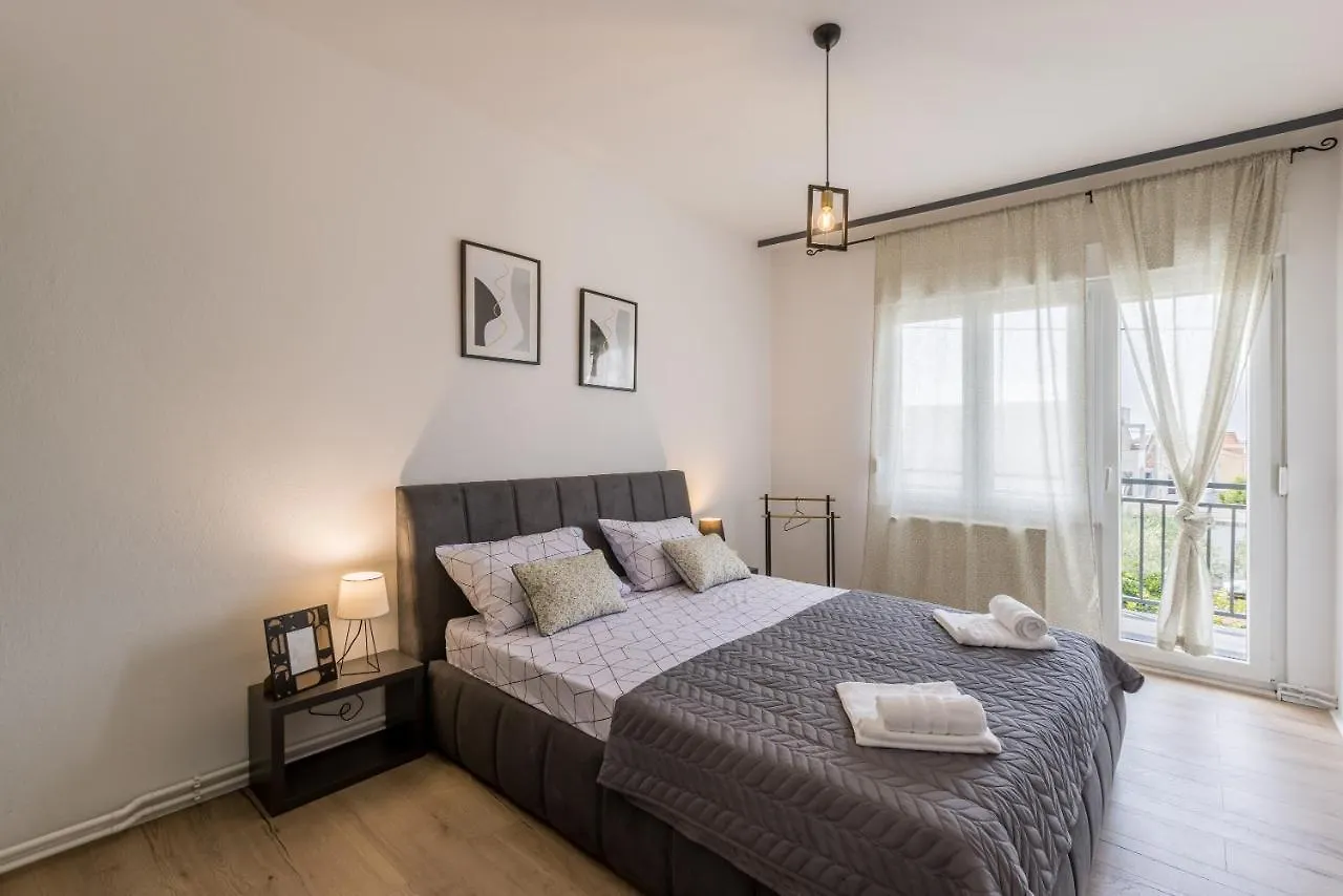 Citrus Accommodation Kastela
