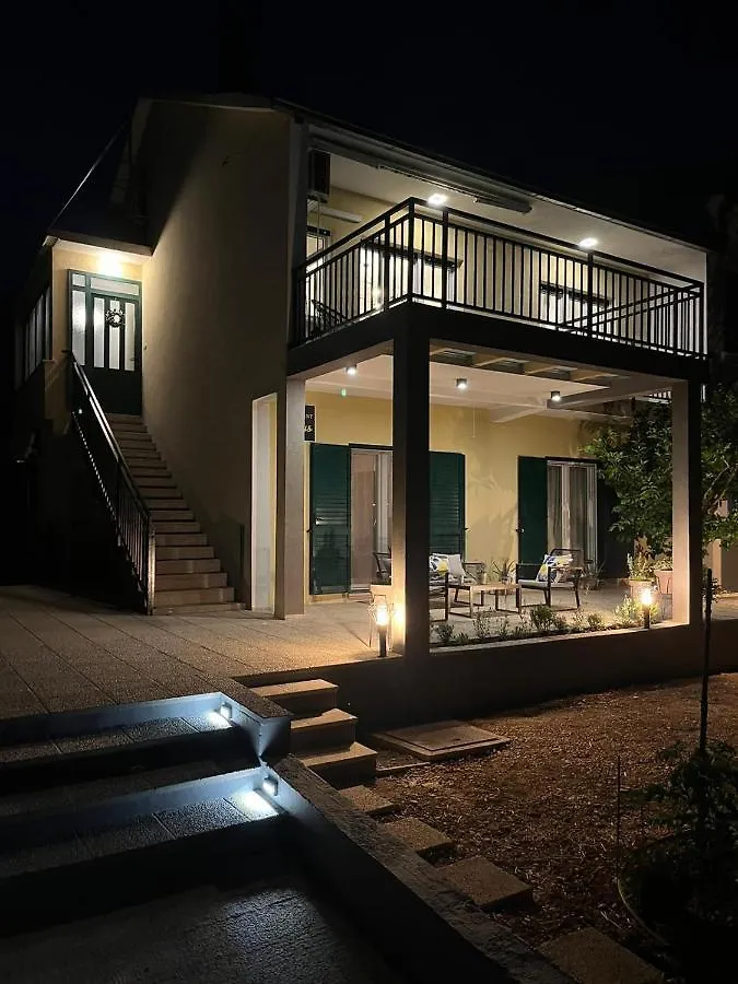 Apartment Citrus Accommodation Kastela
